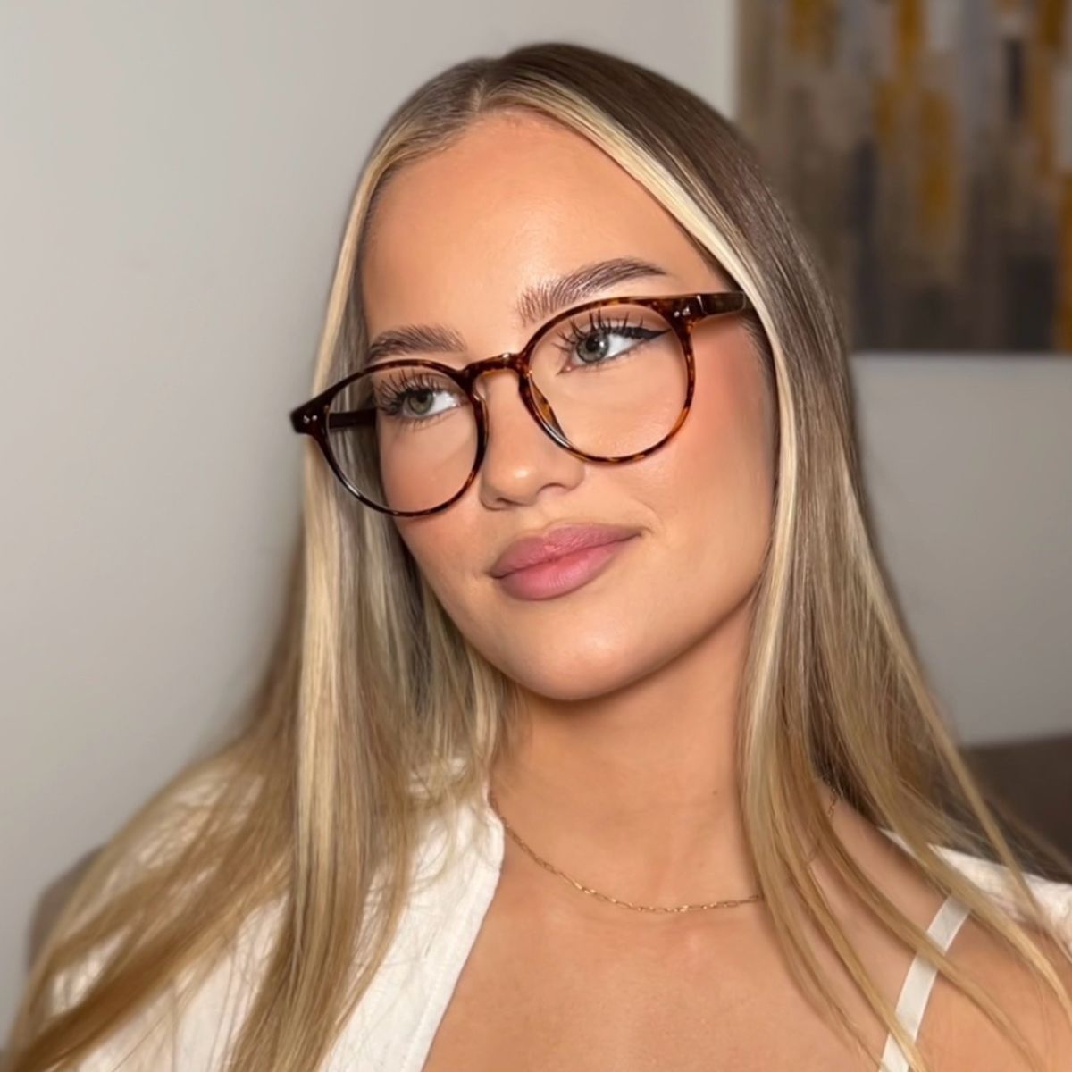 Classic round tortoise eyeglasses